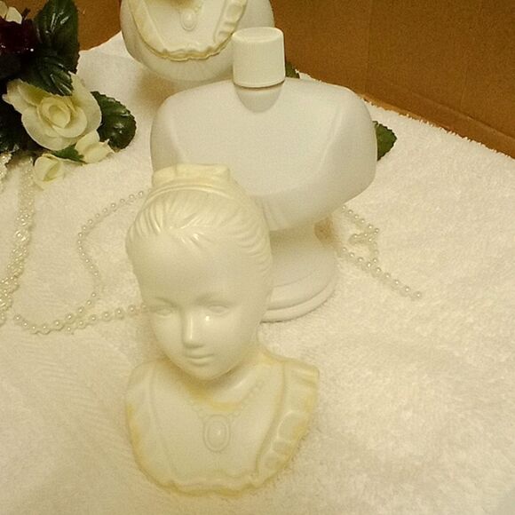 Vintage Avon Classic 18th Century Moonwind Cologne Busts, Set Of 2 white - Picture 6 of 9